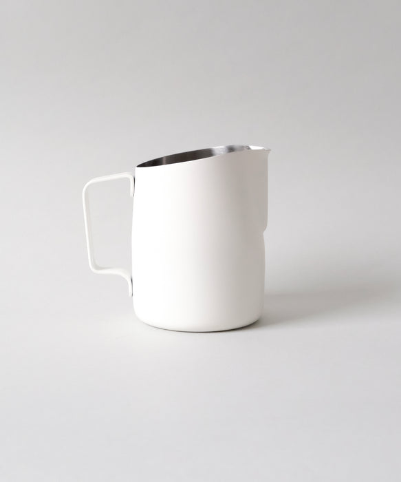 22oz WPM Pitcher with Wide Spout in Matte White “Blankenburg”