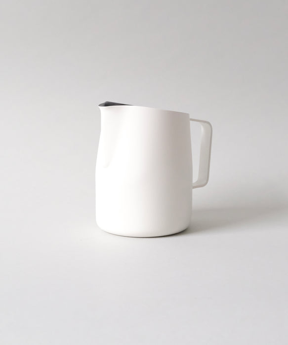 22oz WPM Pitcher with Wide Spout in Matte White “Blankenburg”