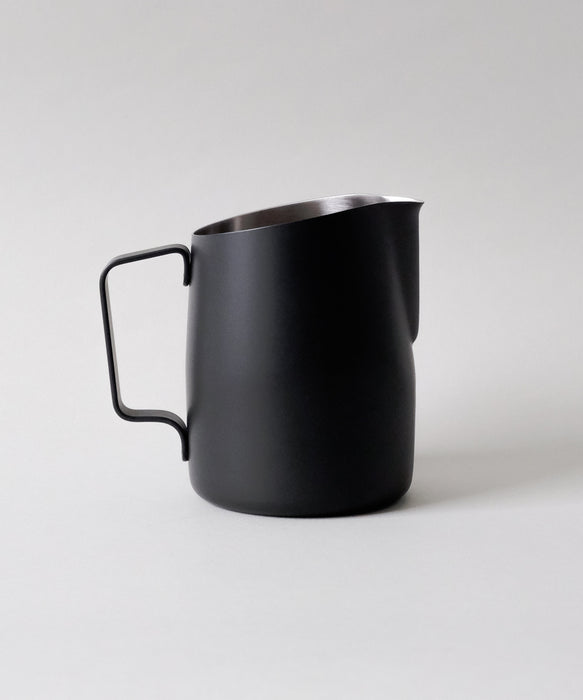 22oz WPM Pitcher with Wide Spout in Matte Black