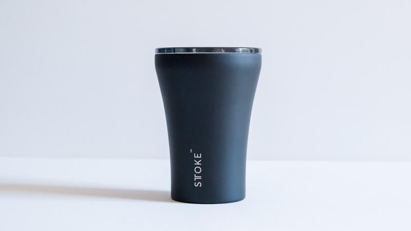 Sttoke reusable cup in Lux Black with Lid